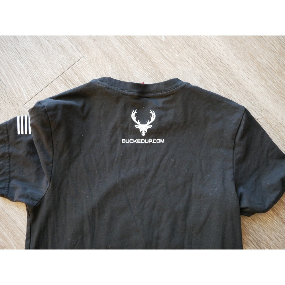 Bucked Up Mens Black Graphic‎ T-Shirt Deer Head Logo American Flag Sleeve Small - Picture 3 of 4